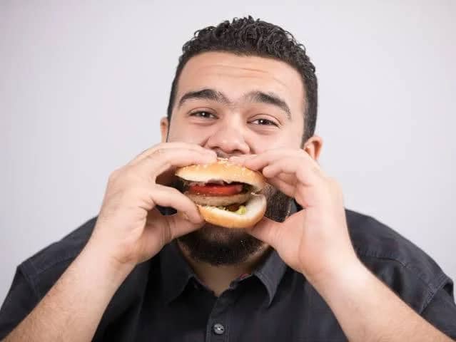 دراسة : الزواج يضاعف خطر الإصابة بالسمنة لدى الرجال