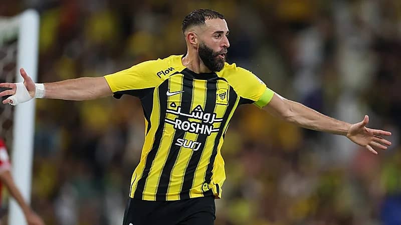 بنزيما يواصل الجلسات العلاجية