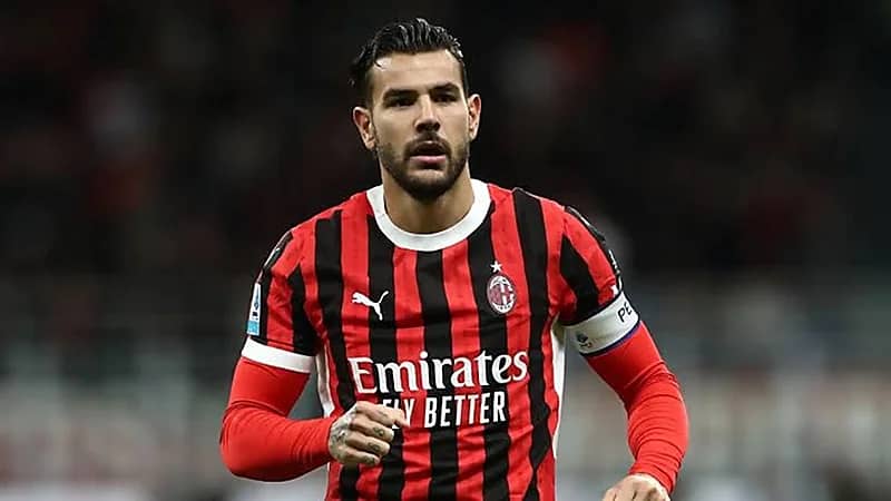 تقارير: الهلال يحسم صفقة ثيو هيرنانديز والإعلان الرسمي بعد مونديال الأندية