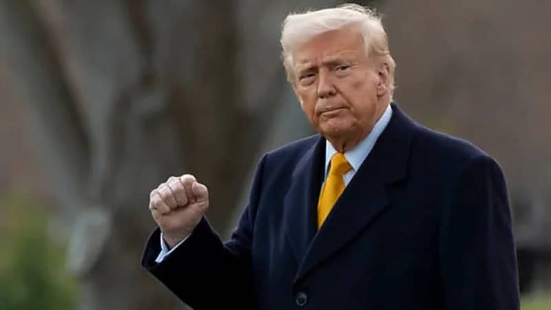 البيت الأبيض يكشف عن صورة بطولية جديدة لـ ترامب