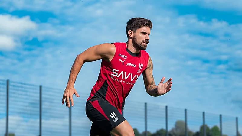 نيفيز يشارك في تدريبات الهلال