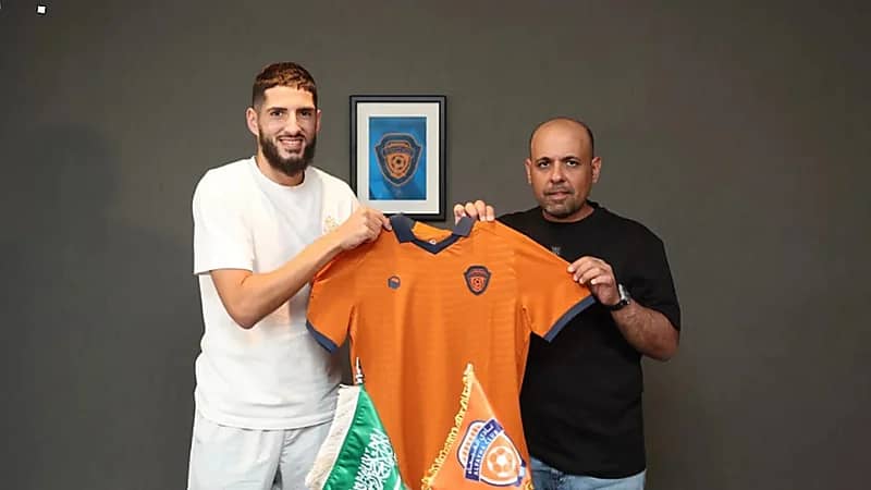 الفيحاء يعزز صفوفه بالتعاقد مع الجزائري ياسين بن زية