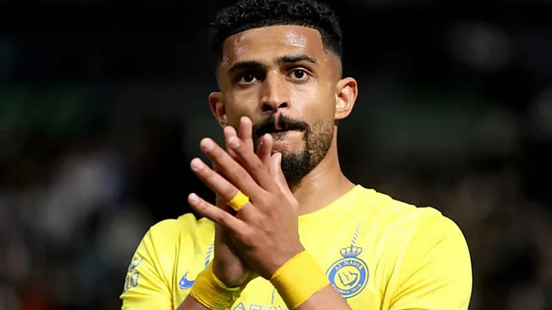 الاتحاد يرفع عرضه لضم عبد الإله العمري