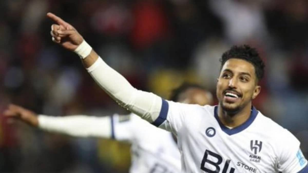 صحيفة إسبانية تُشيد بسالم الدوسري بعد تتويجه أفضل لاعب في آسيا