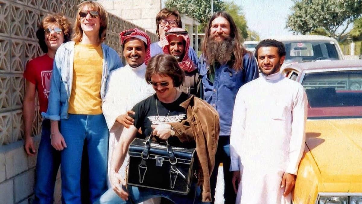 صور نادرة من زيارة فرقة الروك الأمريكية Starbuck إلى الأحساء قبل 47 عامًا .. صور