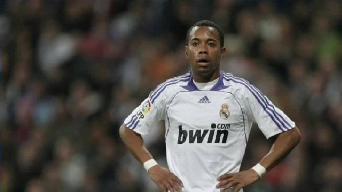 نجم ريال مدريد السابق : أعيش في السجن بين القتلة والمجرمين كشخص عادي