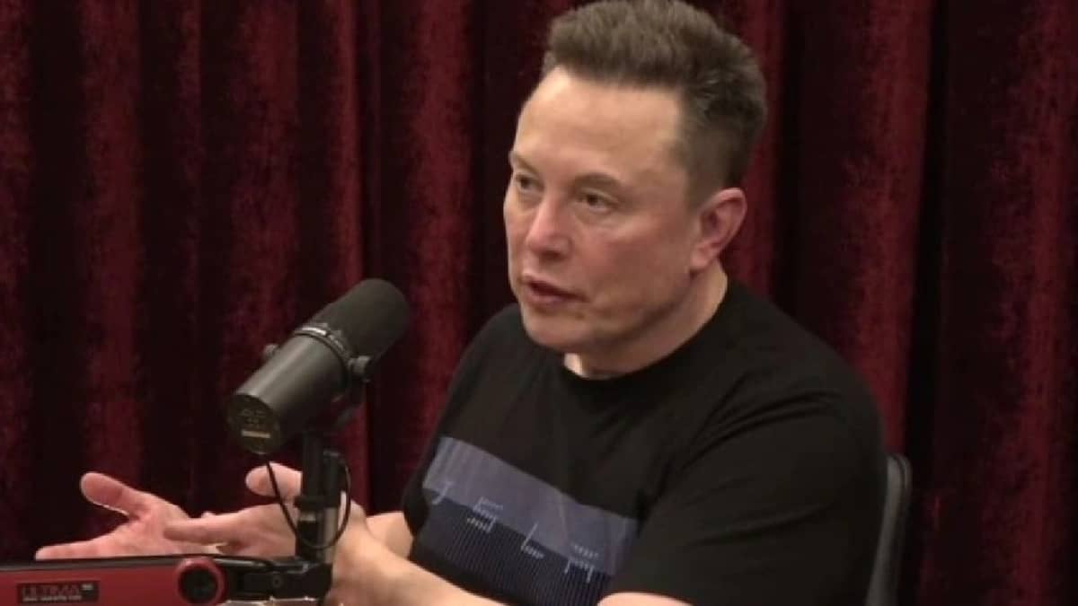 تغير ملامح إيلون ماسك يثير القلق حول صحته