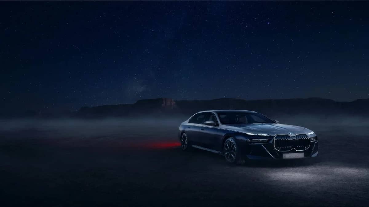بي إم دبليو الفئة السابعة 2026 تصل المملكة بإنتاج محدود.. صور