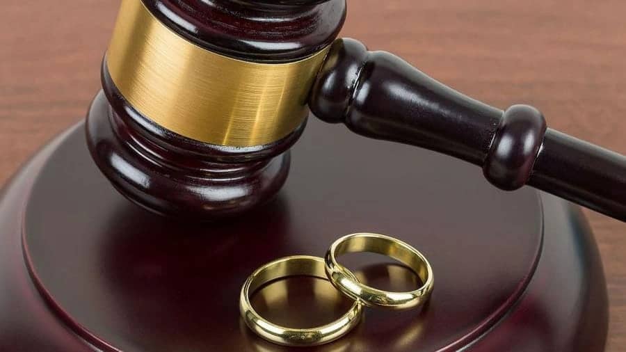 شاب يعتدي على خطيبته داخل محكمة بعمان