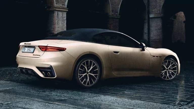 مازيراتي تكشف عن جران توريزمو وجران كابريو الجديدة في مودينا .. صور