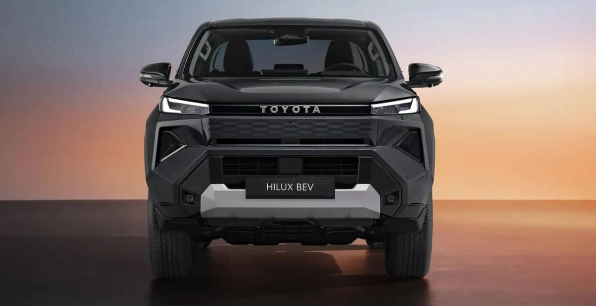 تويوتا تكشف الجيل التاسع من هايلوكس وتقدم أول نسخة كهربائية بالكامل .. فيديو