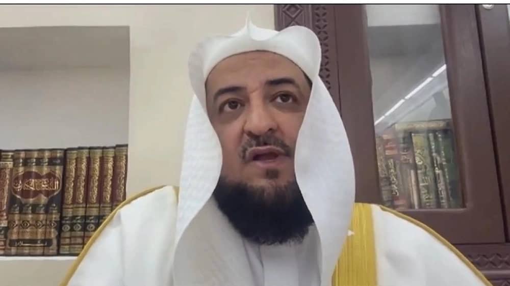 الملا: من العقوق تصوير الوالدين كمحتوى ينشر على مواقع التواصل ..فيديو