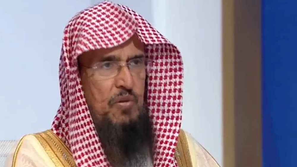 حكم عدم دفع أجر العامل غير المتقن للعمل .. فيديو