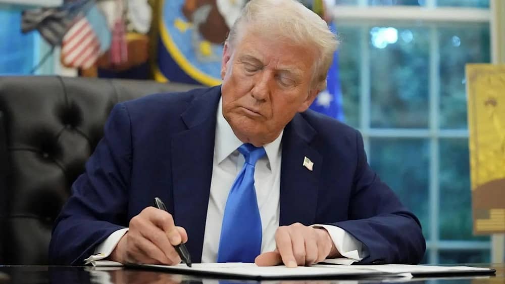 أمريكا تلزم السائحين بالكشف عن سجلاتهم في السوشيال ميديا لـ5 سنوات ماضية