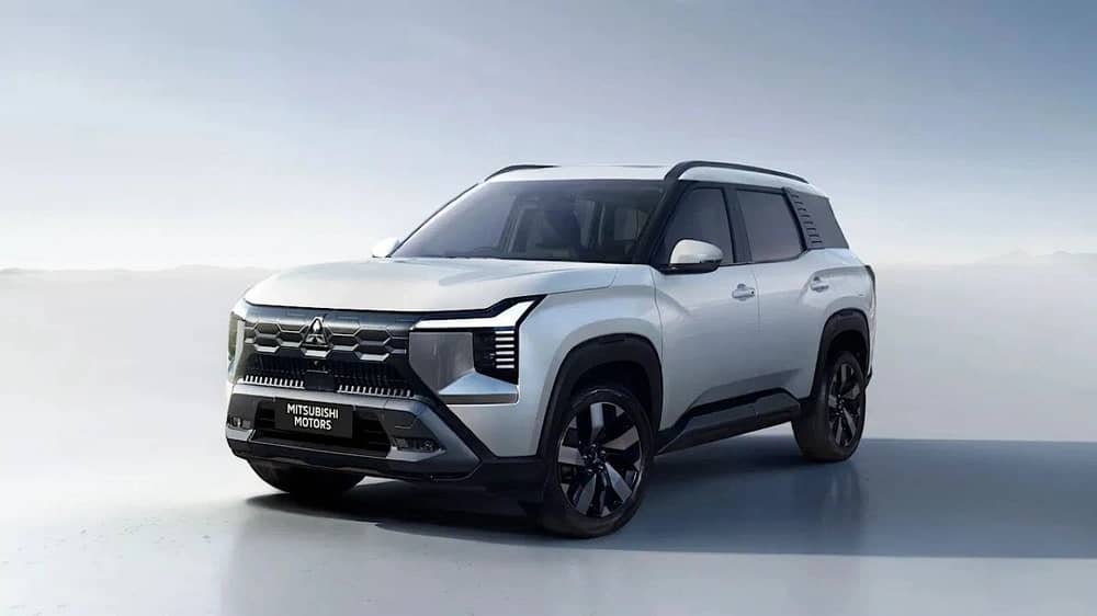 ميتسوبيشي باجيرو الجديدة تنافس تويوتا لاند كروزر ونيسان باترول..صور