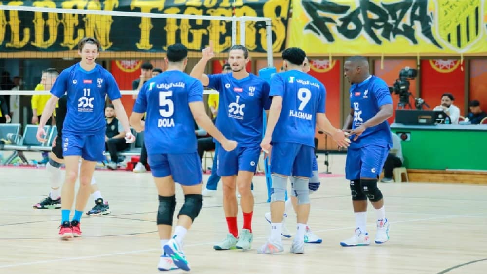 الأهلي يتوج بطل الشتاء والهلال يواصل مطاردته في دوري الطائرة