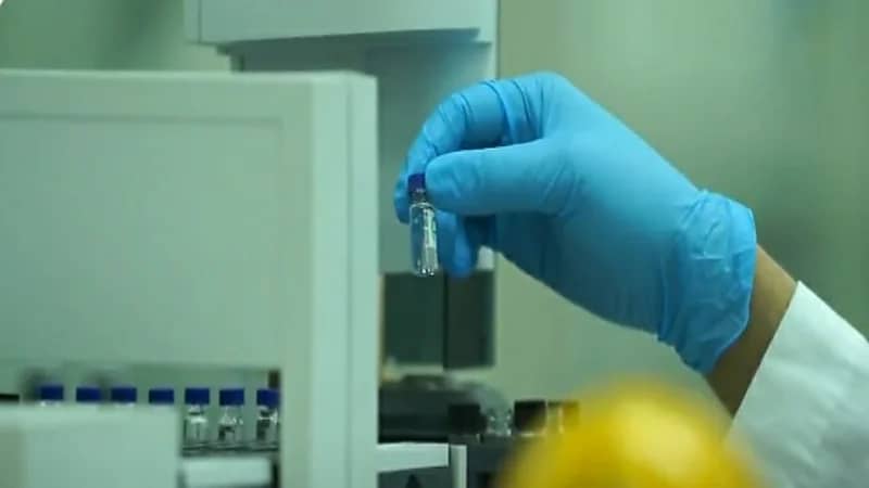 بالفيديو.. " الغذاء والدواء " تلزم الشركات بالحصول على موافقة حال الاستعانة بمشاهير التواصل للدعاية