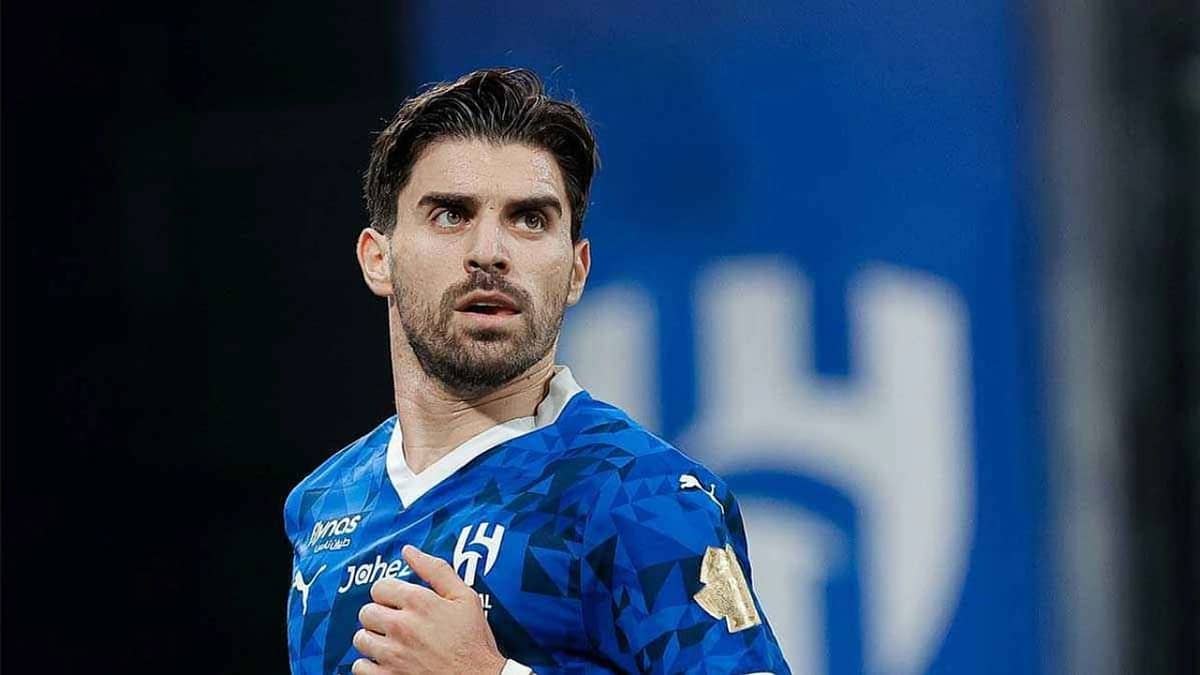 نيفيز يقترب من تمديد عقده مع الهلال حتى 2028