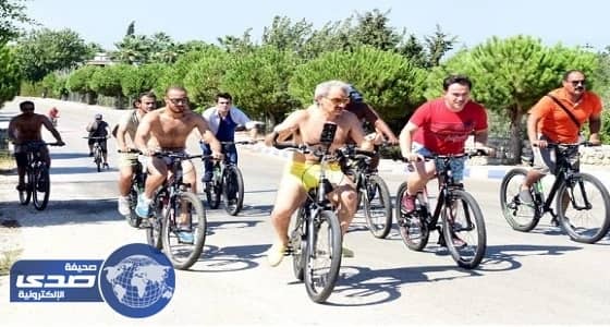 بالفيديو والصور.. الوليد بن طلال يقود سباق دراجات هوائية بشوارع تركيا