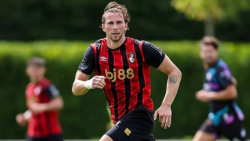 باريس سان جيرمان يضم المدافع زابارني