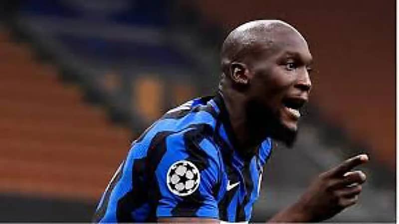 مشجعي اليوفي يرددون: لا نريد لوكاكو .. فيديو