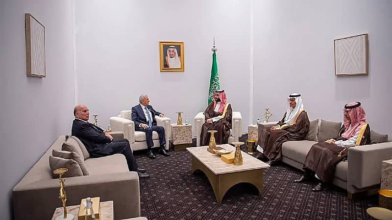 بالفيديو .. ولي العهد يلتقي رئيس العراق