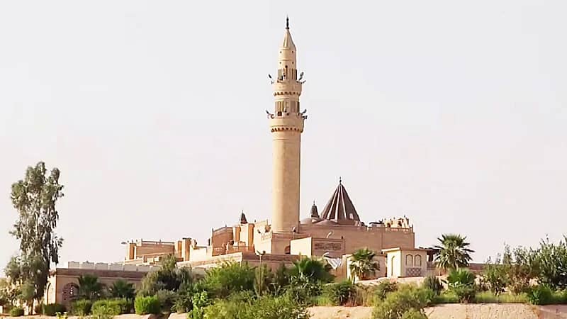 سياسي عراقي يطلب تحويل جامع لمتحف