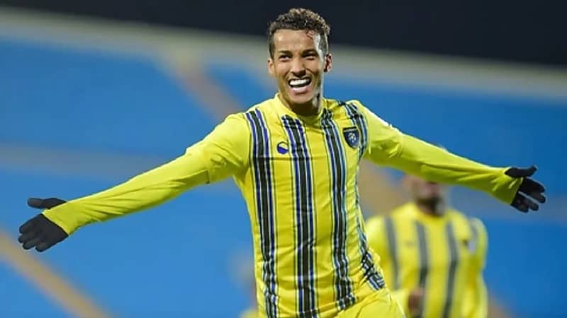 هزازي يعود للملاعب بعد توقف 4 سنوات