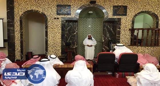 بالصور.. توعية 33 ألف مصل طوال العام