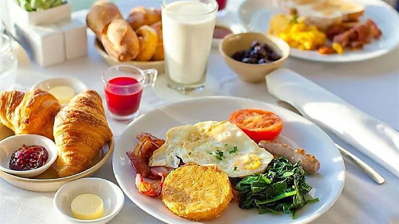 أطعمة تساعد على تحفيز الدماغ في الصباح