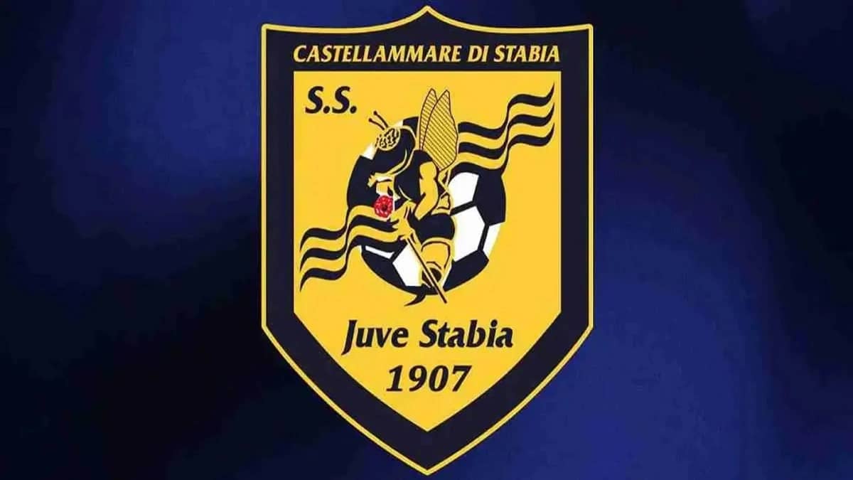 وضع نادي إيطالي تحت الرقابة القضائية بعد الاشتباه بتسلل المافيا لصفوفه