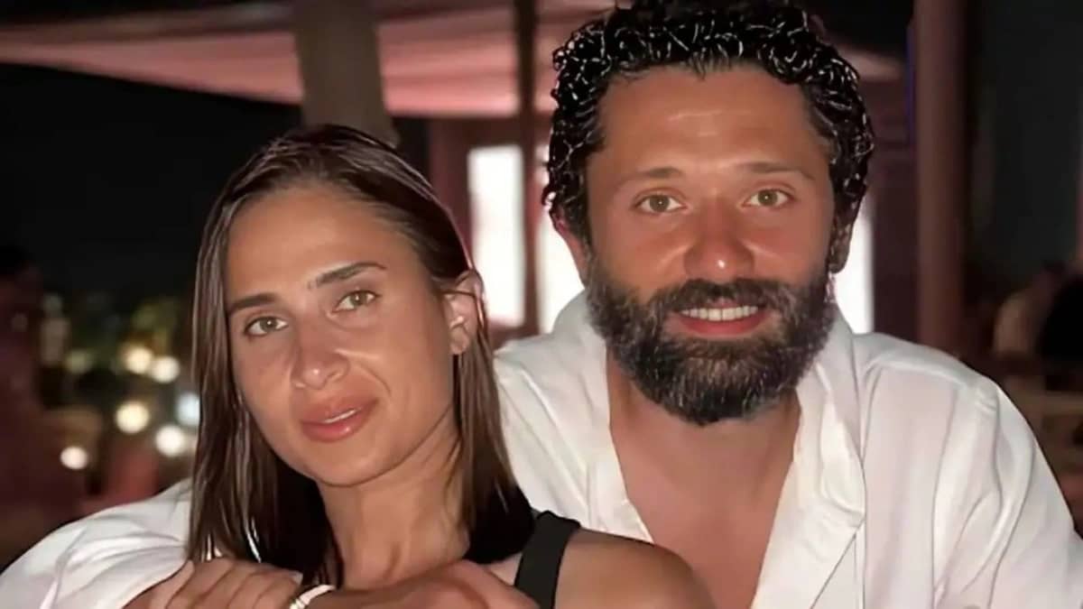 زوجة كريم محمود عبدالعزيز بعد إعلانه الانفصال: عرفت الطلاق من خلال ستوري إنستغرام