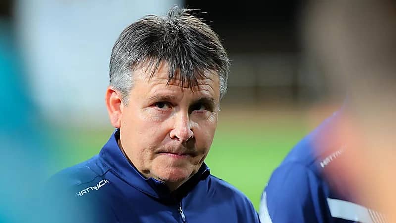 العروبة يقيل عدنان حمد ويُعين الإسباني أنطونيو كازورلا مدربًا للفريق