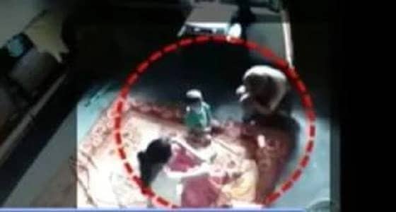 بالفيديو..زوج يضع كاميرا في غرفة النوم فيكتشف جريمة زوجته!